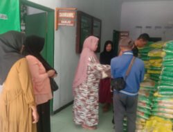 Bulog Jember Gandeng Koramil Mayang Jual Beras Murah: Rp11.400 per Kilogram