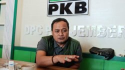 Ketua DPC PKB Jember diwawancarai media. (Foto: Teamwork)