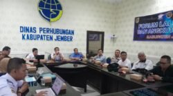 Rapat forum LLAJ Jember terkait penutupan permanen simpang Argopuro, Selasa (19/8/2025). (Foto: Istimewa - Zona Indonesia)