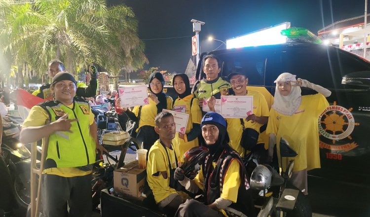 Peserta Tajemtra 2025 berfoto di area Alun-alun Jember, Sabtu malam (23/8/2025). (Foto: Teamwork - ZONA INDONESIA)