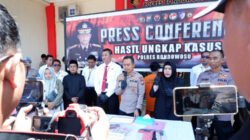 Konferensi pers di Mapolres Bondowoso, Senin (25/8/2025). (Foto: Humas Polres - ZONA INDONESIA)