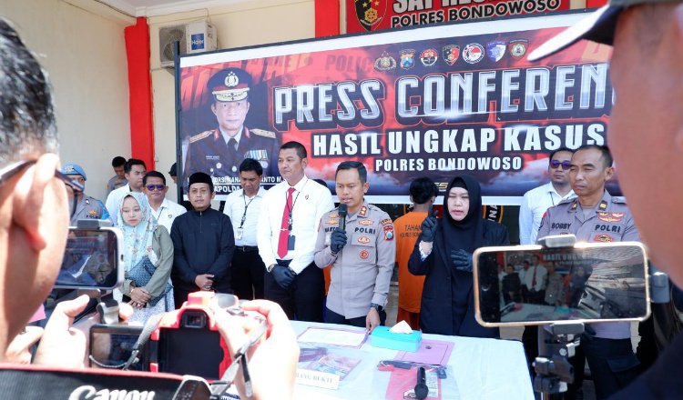Konferensi pers di Mapolres Bondowoso, Senin (25/8/2025). (Foto: Humas Polres - ZONA INDONESIA)