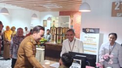 Gus Fawait meninjau mal pelayanan PMI di kantor TPSP, Senin (1/9/2025). (Foto: Teamwork - ZONA INDONESIA)