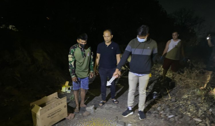 Polres Situbondo mendatangi TPK penemuan potongan kaki, Kamis (4/9/2025) malam. (Foto: Humas Polres Situbondo - ZONA INDONESIA)