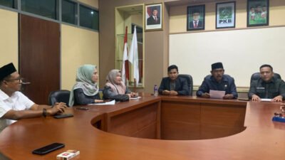 Ketua Fraksi PKB Jember menyampaikan permintaan maaf, Senin (8/9/2025). (Foto: Istimewa - ZONA INDONESIA)