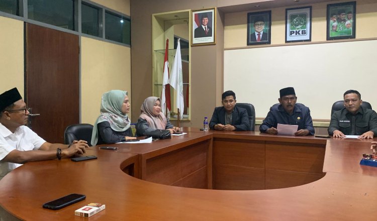 Ketua Fraksi PKB Jember menyampaikan permintaan maaf, Senin (8/9/2025). (Foto: Istimewa - ZONA INDONESIA)