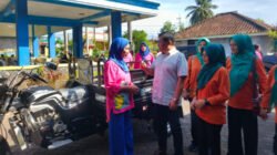 Anggota DPRD Jatim H. Satib Salurkan Bantuan Motor Roda Tiga untuk Perkuat Bank Sampah di Jember