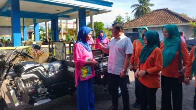 Anggota DPRD Jatim H. Satib Salurkan Bantuan Motor Roda Tiga untuk Perkuat Bank Sampah di Jember