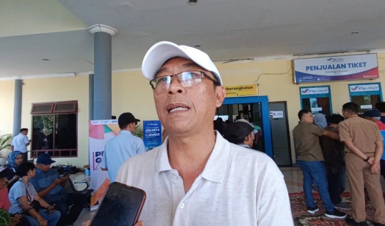 Ketua Komisi C DPRD Jember, Ardi Pujo Prabowo, diwawancarai media. (Foto: Zainul Hasan - ZONA INDONESIA)