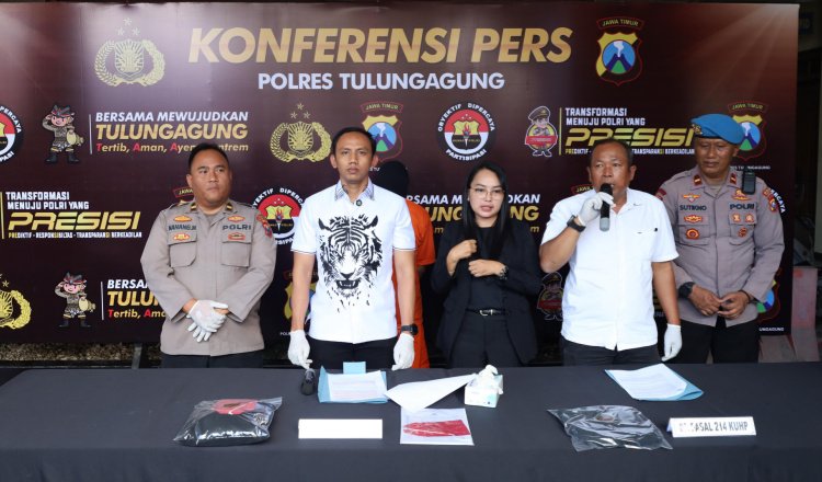 Konferensi pers ungkap kasus penganiyaan terhadap Polisi di Mapolres Tulungagung, Rabu (24/9/2025). (Foto: Humas Polres - ZONA INDONESIA)