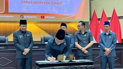 Penandatanganan KUA-PPAS 2026, Sabtu (27/9/2025). (Foto: Dok/Diskominfo Jember -ZONA INDONESIA)