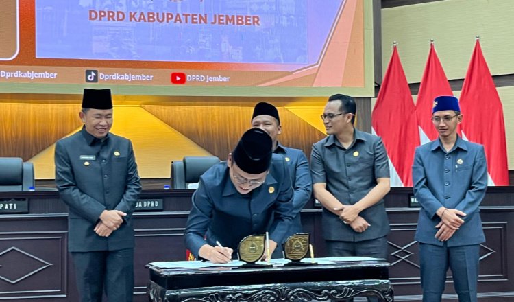 Penandatanganan KUA-PPAS 2026, Sabtu (27/9/2025). (Foto: Dok/Diskominfo Jember -ZONA INDONESIA)