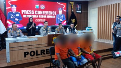 Konferensi pers di Mapolres Jember: ungkap kasus Curanmor. (Foto: Zainul Hasan - ZONA INDONESIA)