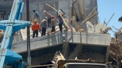 Evakuasi reruntuhan bangunan PonPes Al Khoziny. (Foto: Istimewa - ZONA INDONESIA)