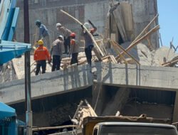 Ratusan Personel Polresta Sidoarjo Terjun Langsung Amankan Evakuasi Ponpes Al Khoziny