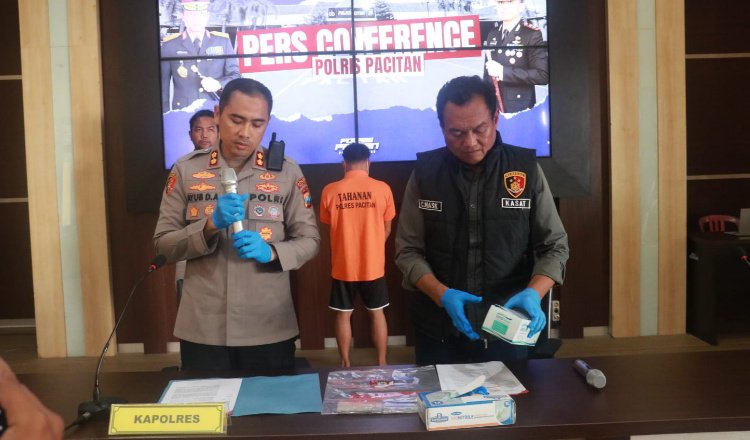 Konferensi pers di Mapolres Pacitan. (Foto: Istimewa - ZONA INDONESIA)