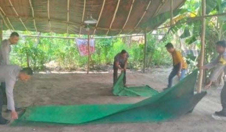 Polsek Bagor membongkar arena sabung ayam. (Foto: Istimewa - ZONA INDONESIA)