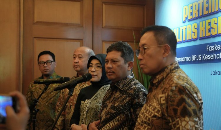 Direktur Utama BPJS Kesehatan, Ghufron Mukti, diwawancarai media, Kamis (9/10/2025). (Foto: Dok/Humas BPJS Kesehatan Cabang Jember - ZONA INDONESIA)