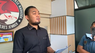 Kasat Resnarkoba Polres Jember, Iptu Naufal Muttaqin, diwawancarai media. (Foto: Istimewa - ZONA INDONESIA)