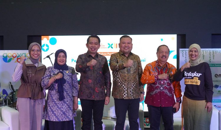 Gus Fawait foto bersama jajarannya usai acara Temu Pendidik Nusantara XII yang digelar di Jakarta, Minggu (12/10/2025). (Foto: Dok/Diskominfo Jember - ZONA INDONESIA)