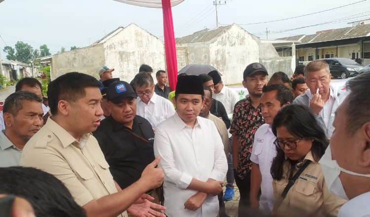Maruarar Sirait dan Gus Fawait saat meninjau Perumahan Villa Bintaro Asri, Sabtu (18/10/2025). (Foto: Dok/Diskominfo Jember)