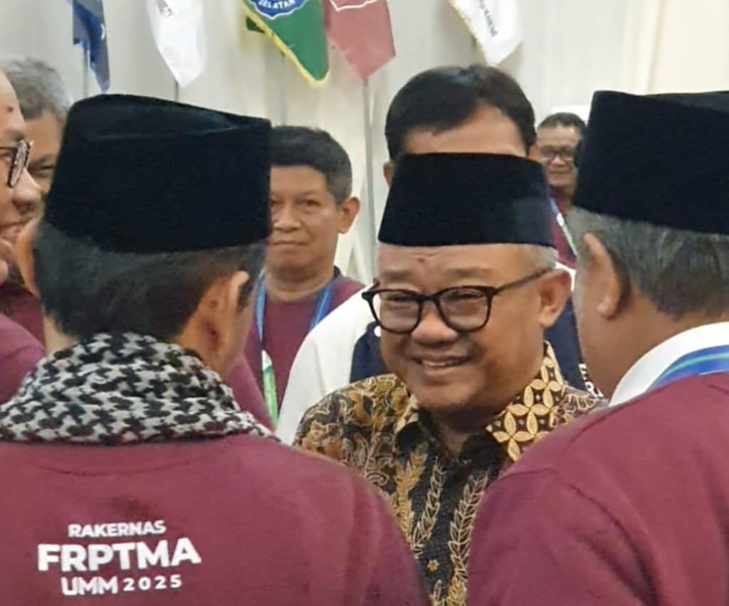 Profesor Abdul Mu’ti berbincang dengan FRPTMA, Jumat (17/10/2025). (Foto: Istimewa - ZONA INDONESIA)