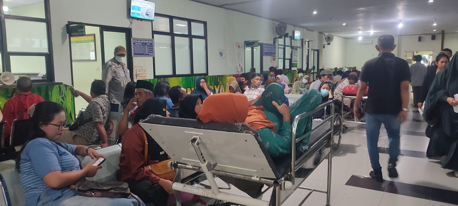 Pelayanan kesehatan di RSD dr Soebandi. (Foto: Istimewa - ZONA INDONESIA)