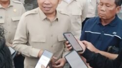 Bupati Jember diwawancara media, Jumat (21/11/2025). (Foto: Dok/Diskominfo Jember - ZONA INDONESIA)