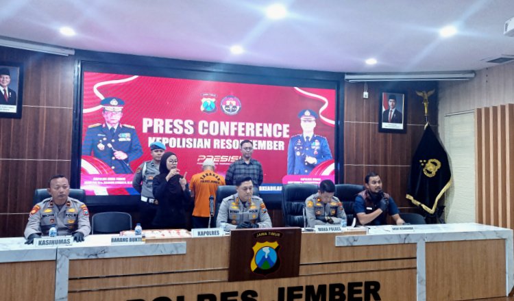 Konferensi pers di Mapolres Jember: Ungkap kasus peredaran narkoba, Kamis (6/11/2025). (Foto: Zainul Hasan - ZONA INDONESIA)