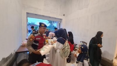 PASABBER Polres Situbondo menyalurkan Sembako kepada anak yatim. (Foto: Istimewa - ZONA INDONESIA)