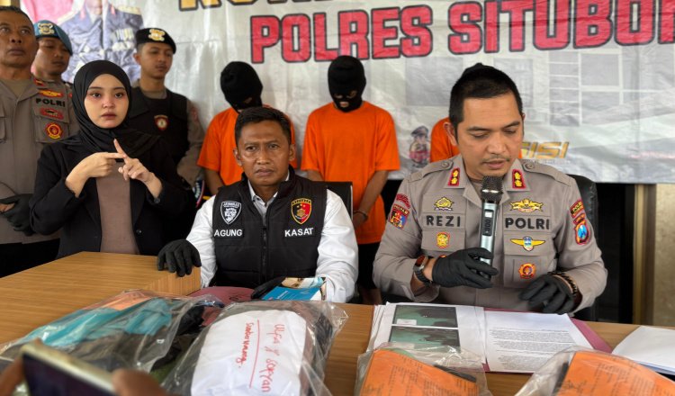 Konferensi pers di Mapolres Situbondo, Jumat (19/12/2025). (Foto: Ozi - ZONA INDONESIA)