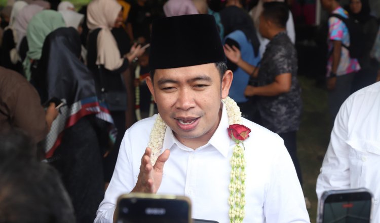 Bupati Jember, Muhammad Fawait, diwawancarai media, Sabtu (27/12/2025). (Foto: Dok/Diskominfo Jember - ZONA INDONESIA)