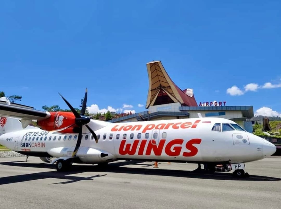 Pesawat ATR 72 milik Wings Air. (Foto: Dok/Diskominfo Jember - ZONA INDONESIA)