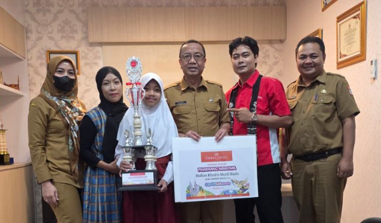 Hafiza Khaira Nuril Huda, siswa SDN Jember Kidul 04, terpilih sebagai salah satu pemenang nasional Creative Family Award (CFA)–Art Alive periode 2024/2025. (Foto: Istimewa - ZONA INDONESIA)