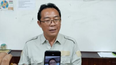 Ketua Komisi C DPRD Jember, Ardi Pujo Prabowo, diwawancarai media. (Foto: Zainul Hasan - ZONA INDONESIA)