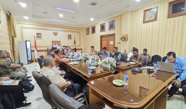 Audiensi antara Pemkab Jember dan Bulog Jember, Kamis (8/1/2026). (Foto: Istimewa - ZONA INDONESIA)