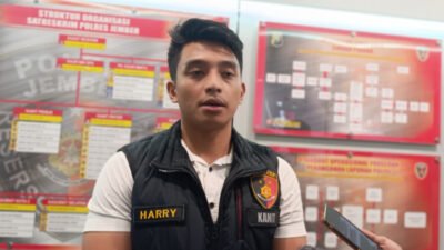 Kanit Tipidter Satreskrim Polres Jember, Ipda Harry Sasono, diwawancarai media. (Foto: Zainul Hasan - ZONA INDONESIA)