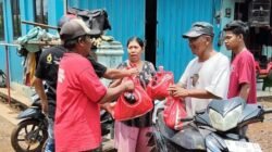 PDI Perjuangan Salurkan Ratusan Paket Sembako untuk Korban Banjir Bandang Kalianget Banyuglugur