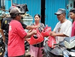 PDI Perjuangan Salurkan Ratusan Paket Sembako untuk Korban Banjir Bandang Kalianget Banyuglugur