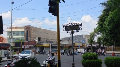 Traffic Light Sebelah Kantor Bupati Bondowoso Error, Dishub Masih Pesan Alat