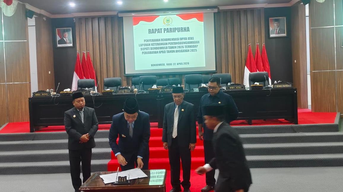 Rapat Paripurna DPRD Bondowoso, Rabu (22/4/2026). (Foto: Teamwork - ZONA INDONESIA)