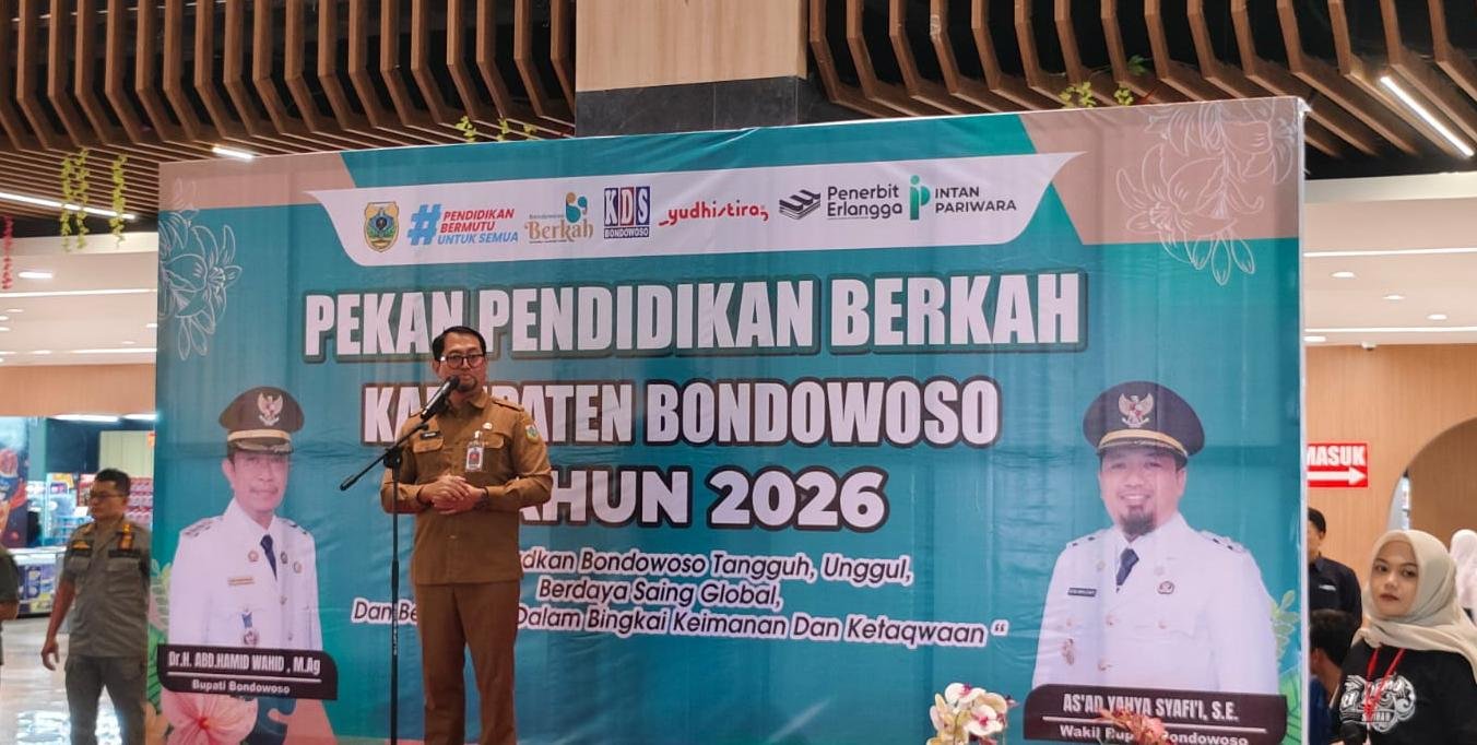 Sekda Bondowoso, Fathur Rozi, saat membuka pekan pendikan berkah, di Hall KDS, Selasa (28/4/2026).(dok: team work - ZONA INDONESIA)
