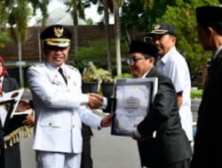 Peringati Hari Otoda ke-30, Bupati Bondowoso Beri Penghargaan untuk 5 Camat Berprestasi