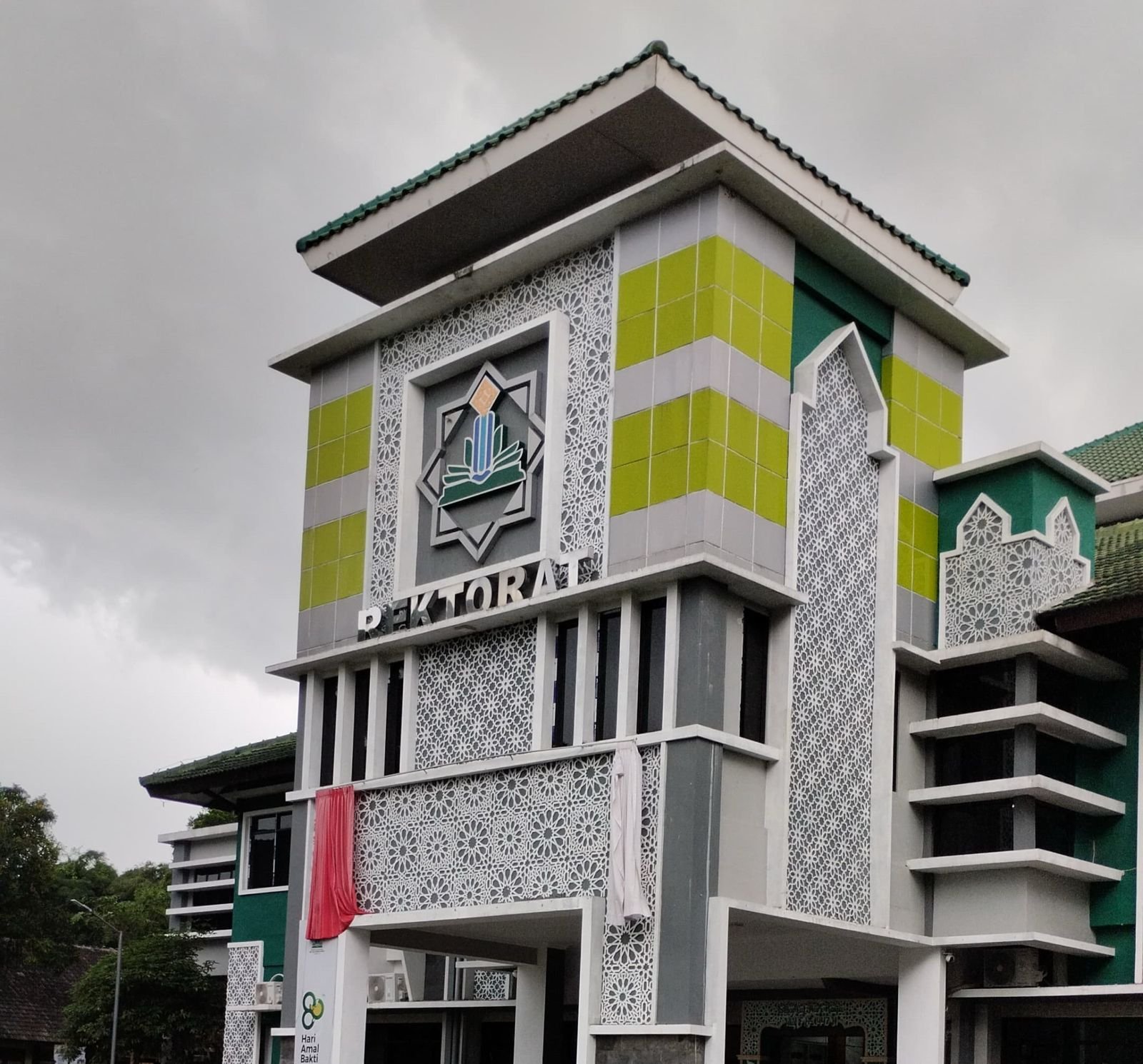 Gedung UIN KHAS Jember. (Foto: Istimewa - ZONA INDONESIA)