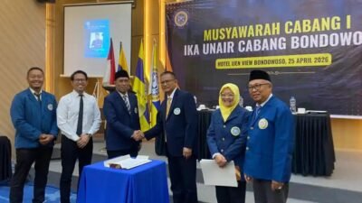 M. Jasin, Kadinkes Bondowoso (tiga dari kiri). (Foto: Dok/Istimewa - ZONA INDONESIA)