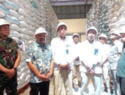 Anggota DPR RI, H. Sumail Abdullah Pantau Langsung Stok dan Kualitas Beras di Bulog Bondowoso