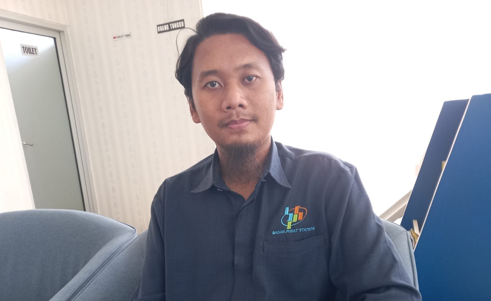 Ketua tim sosial BPS Bondowoso, Viky Eka Indrajaya, saat dikonfirmasi di kantornya, Senin (11/5/2026).(foto:Ubay-ZONA INDONESIA)