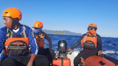 Tim gabungan melakukan pencarian kakak beradik di Pantai Payangan, Minggu (31/5/2026). (Foto: Istimewa - ZONA INDONESIA)