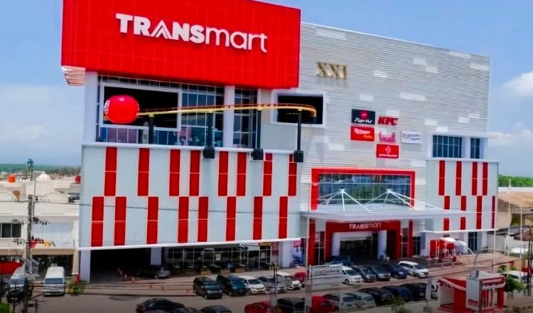 Transmart Jember tampak dari luar. (Foto: Istimewa - ZONA INDONESIA)