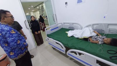 Murid TK menjalani perawatan medis di RS. (Foto: Istimewa - ZONA INDONESIA)